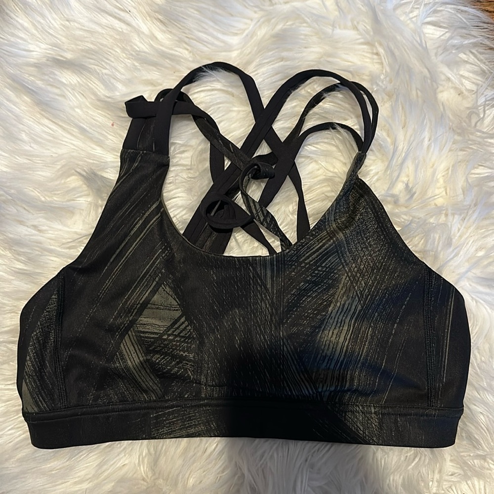 Lululemon sports bra